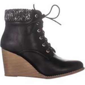 NWB Nautica Korce lace up wedge booties Sz 7